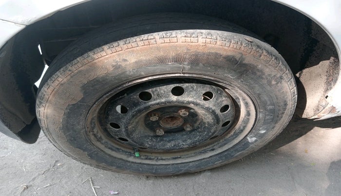 2014 Maruti Swift VDI, Diesel, Manual, 1,10,271 km, tyre