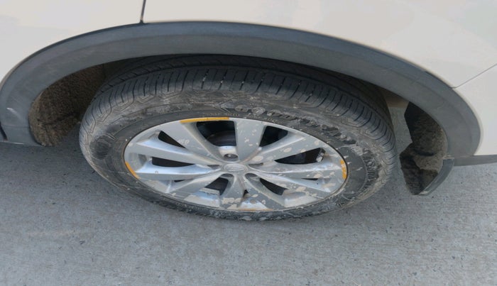 2024 MG ASTOR Shine 1.5 MT (Ivory), Petrol, Manual, 12,964 km, tyre