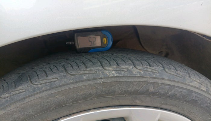 2015 Hyundai Grand i10 SPORTZ 1.2 KAPPA VTVT, Petrol, Manual, 73,565 km, tyre