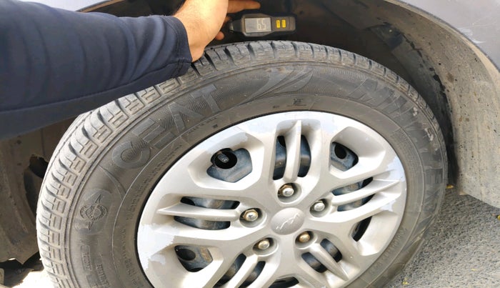 2022 KIA CARENS PRESTIGE 1.5 PETROL 7 STR, Petrol, Manual, 1,00,899 km, tyre