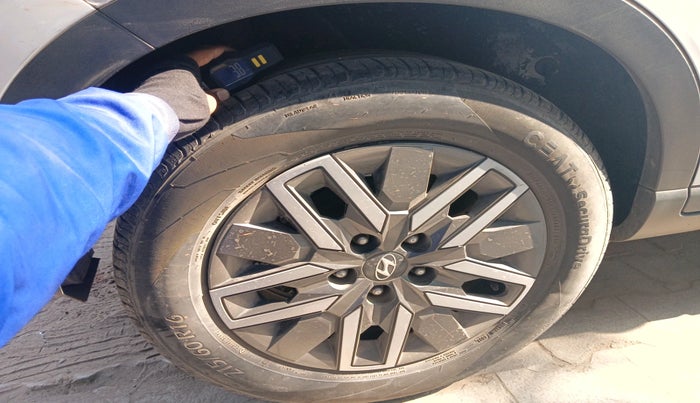 2022 Hyundai VENUE SX 1.0 TURBO, Petrol, Manual, 72,064 km, tyre