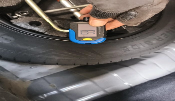 2022 Tata PUNCH ADVENTURE AMT, Petrol, Automatic, 2,473 km, tyre