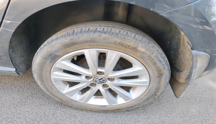 2015 Volkswagen Polo GT TSI AT, Petrol, Automatic, 1,25,153 km, tyre