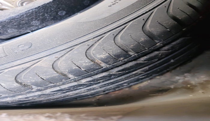 2015 Volkswagen Polo GT TSI AT, Petrol, Automatic, 1,25,153 km, tyre