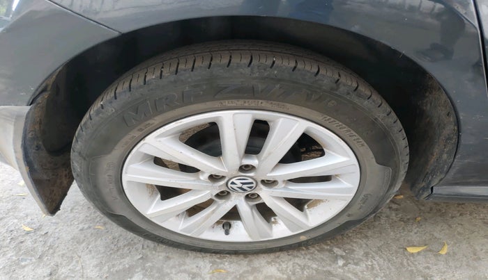 2015 Volkswagen Polo GT TSI AT, Petrol, Automatic, 1,25,153 km, tyre