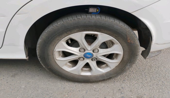 2015 Ford Figo Aspire TITANIUM1.5 DIESEL, Diesel, Manual, 1,44,446 km, tyre