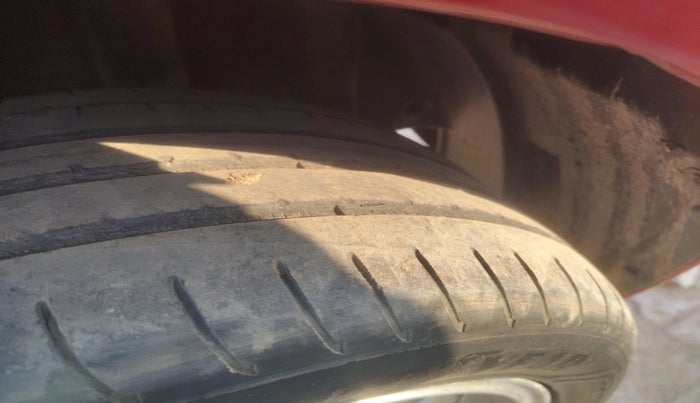 2011 Maruti Swift VDI, Diesel, Manual, 1,58,918 km, tyre