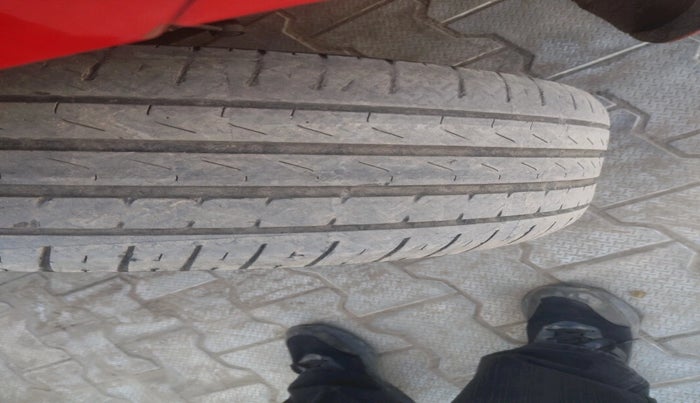 2011 Maruti Swift VDI, Diesel, Manual, 1,58,918 km, tyre