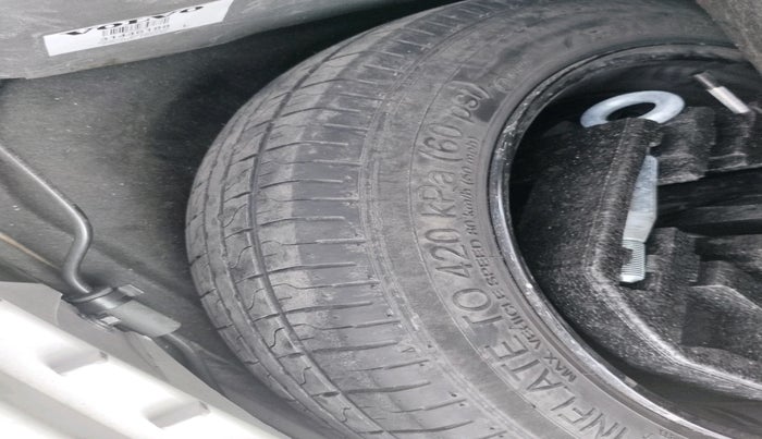 2016 Volvo XC 90 D5 Inscription, Diesel, Automatic, 2,60,885 km, tyre