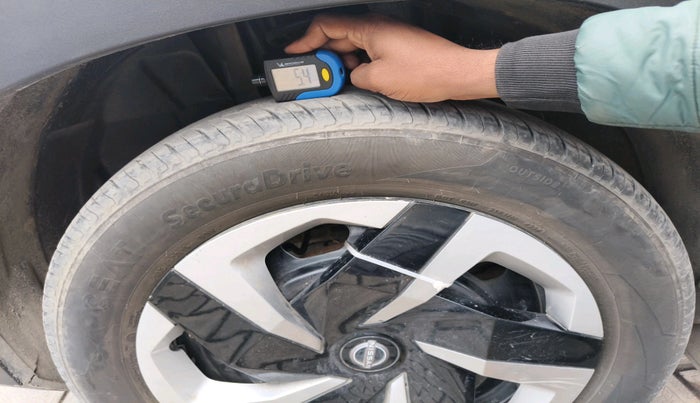 2024 Nissan MAGNITE Acenta B4D 1.0 Petrol MT, Petrol, Manual, 10,615 km, tyre