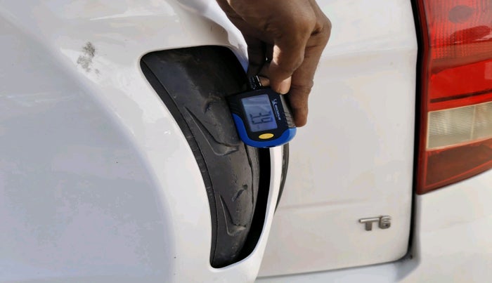 2015 Mahindra TUV300 T8, Diesel, Manual, 1,06,207 km, tyre