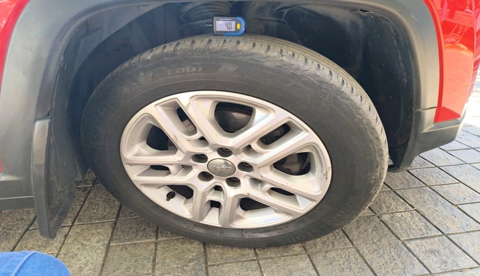 2018 Jeep Compass LIMITED 2.0 DIESEL, Diesel, Manual, 1,24,041 km, tyre