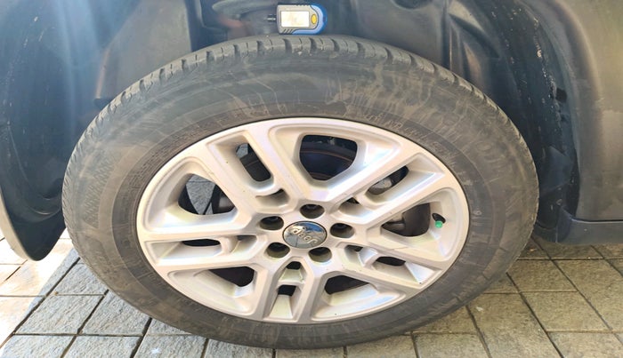 2018 Jeep Compass LIMITED 2.0 DIESEL, Diesel, Manual, 1,24,041 km, tyre