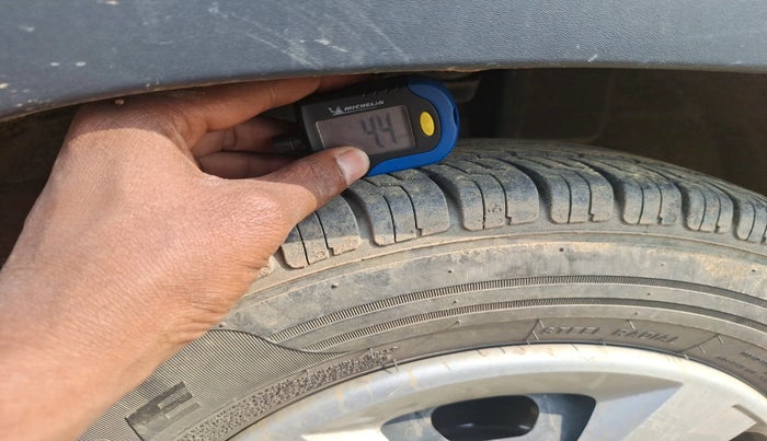 2018 Renault Kwid RXT 1.0 (O), Petrol, Manual, 1,42,271 km, tyre