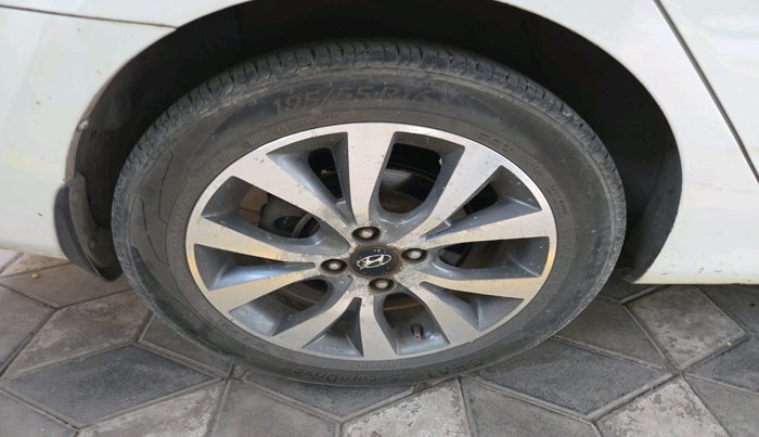 2014 Hyundai Verna FLUIDIC 1.6 VTVT SX, Petrol, Manual, 77,471 km, tyre