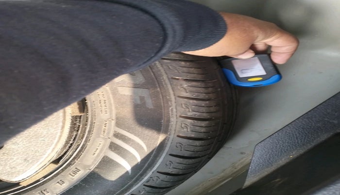 2021 Maruti Vitara Brezza VXI, Petrol, Manual, 1,43,996 km, tyre