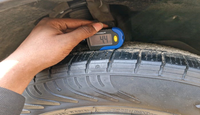 2012 Mahindra XUV500 W6, Diesel, Manual, 1,40,905 km, tyre