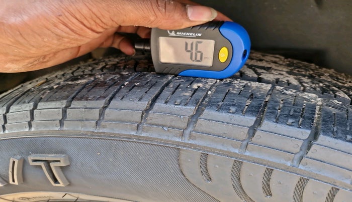 2012 Mahindra XUV500 W6, Diesel, Manual, 1,40,905 km, tyre