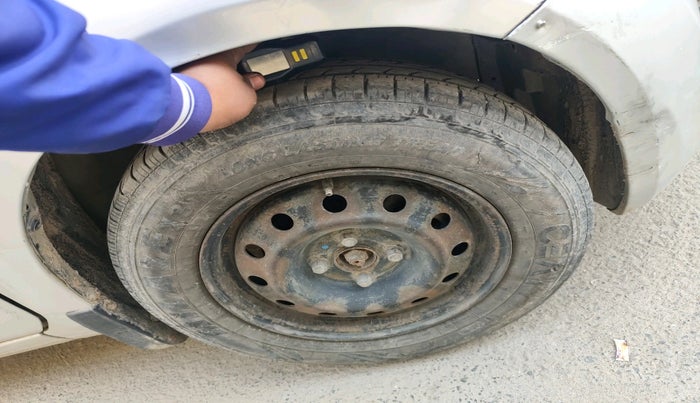 2013 Maruti Ritz VXI, Petrol, Manual, 1,13,125 km, tyre