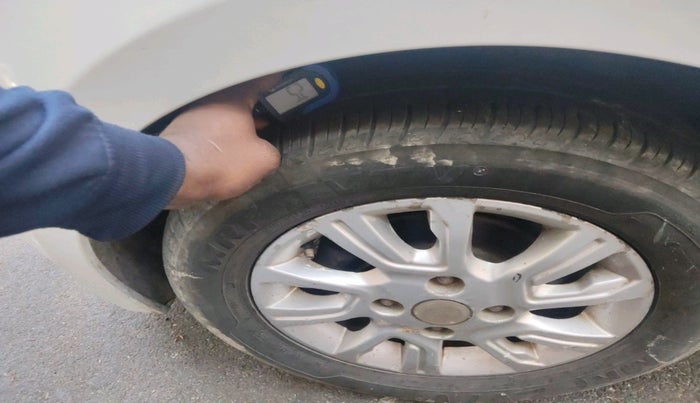 2017 Tata Tiago XZ PETROL, Petrol, Manual, 2,08,306 km, tyre