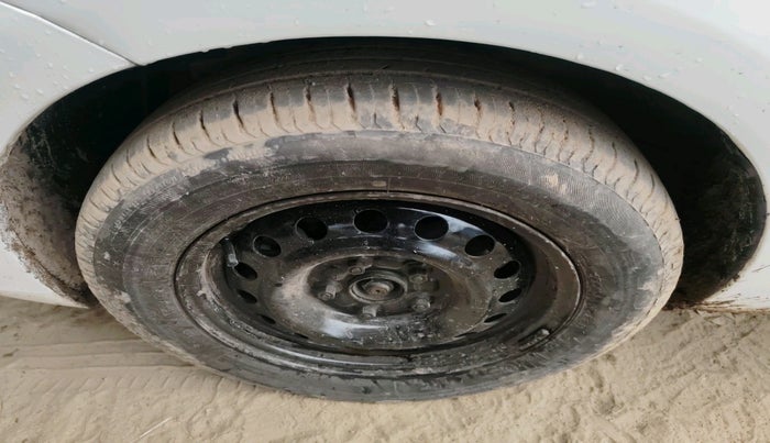 2017 Maruti Ertiga VXI CNG, Petrol, Manual, 86,497 km, tyre