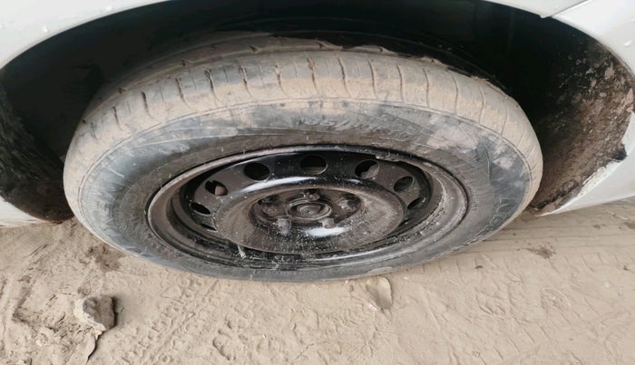 2017 Maruti Ertiga VXI CNG, Petrol, Manual, 86,497 km, tyre