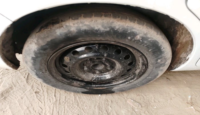 2017 Maruti Ertiga VXI CNG, Petrol, Manual, 86,497 km, tyre