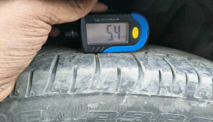 2016 Hyundai Creta SX PLUS 1.6 PETROL, Petrol, Manual, 1,17,327 km, tyre