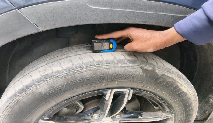 2020 Hyundai VENUE S 1.2, Petrol, Manual, 46,582 km, tyre