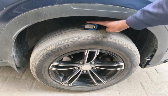 2020 Hyundai VENUE S 1.2, Petrol, Manual, 46,582 km, tyre