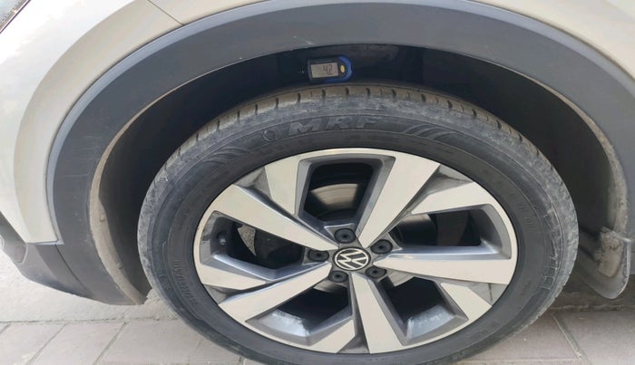 2023 Volkswagen TAIGUN TOPLINE 1.0 TSI AT, Petrol, Automatic, 54,144 km, tyre