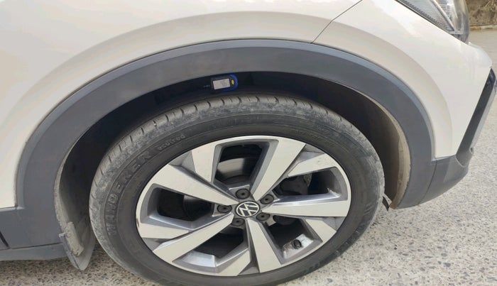 2023 Volkswagen TAIGUN TOPLINE 1.0 TSI AT, Petrol, Automatic, 54,144 km, tyre