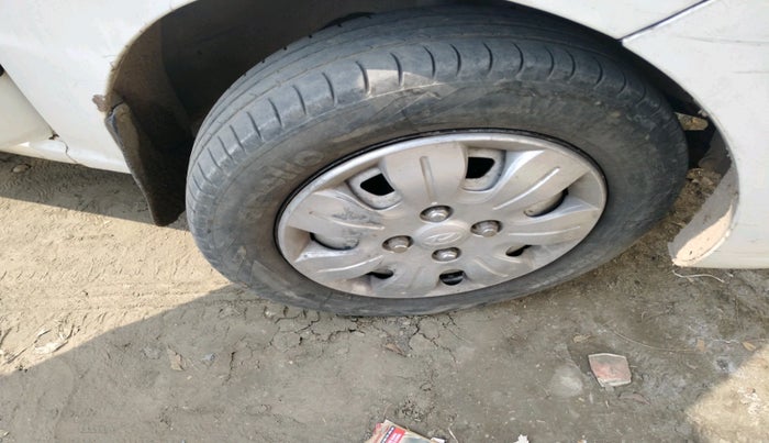 2012 Hyundai Santro Xing GLS, Petrol, Manual, 1,25,112 km, tyre