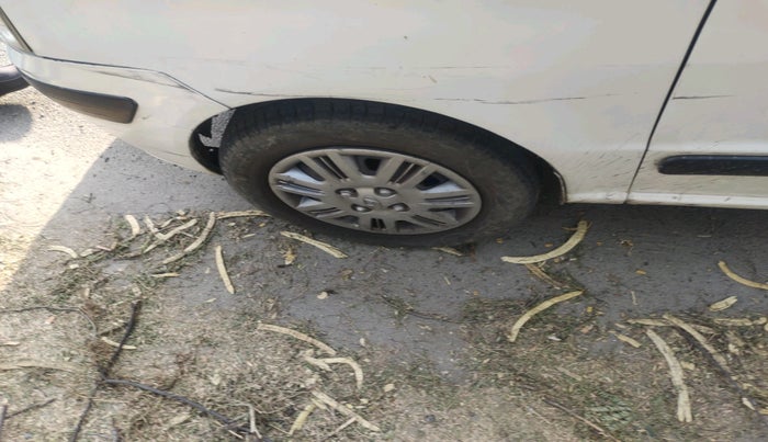 2011 Hyundai Santro Xing GLS (CNG), Petrol, Manual, 1,17,506 km, tyre