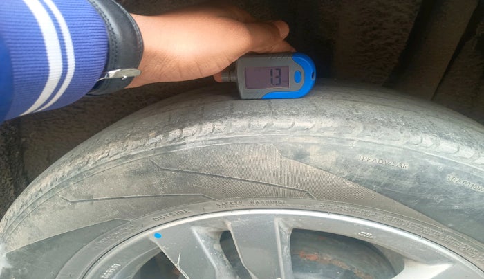 2016 Maruti Vitara Brezza ZDI, Diesel, Manual, 1,06,725 km, tyre