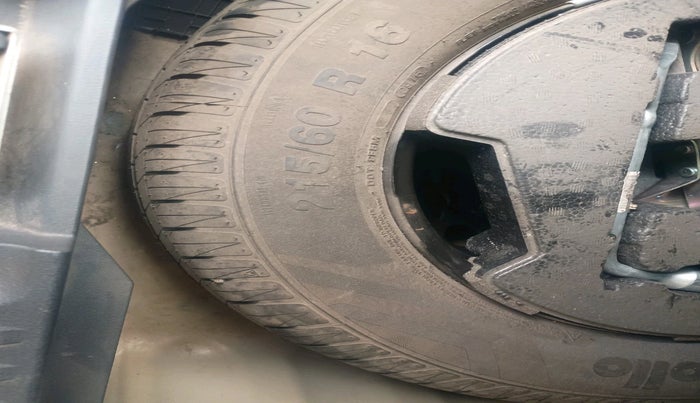 2016 Maruti Vitara Brezza ZDI, Diesel, Manual, 1,06,725 km, tyre