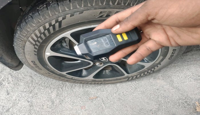 2018 Hyundai Grand i10 ASTA U2 1.2 CRDI, Diesel, Manual, 82,064 km, tyre