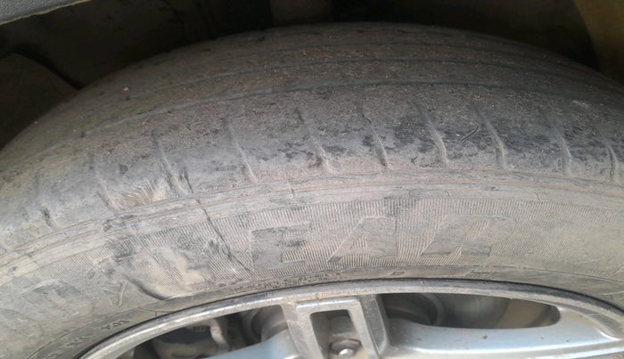 2017 Hyundai Creta E PLUS 1.4 DIESEL, Diesel, Manual, 1,69,950 km, tyre