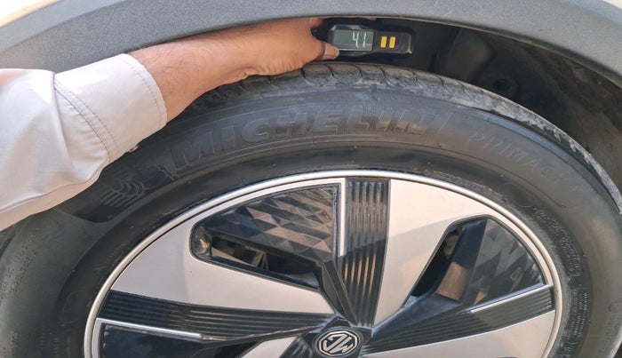 2022 MG ZS EV EXCLUSIVE, Electric, Automatic, 1,07,567 km, tyre