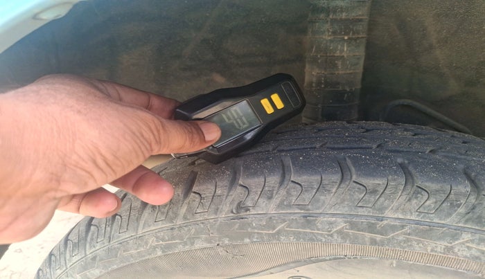 2015 Datsun Go T, Petrol, Manual, 61,052 km, tyre