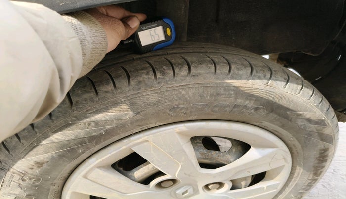 2016 Renault Kwid RXT 0.8, Petrol, Manual, 97,103 km, tyre