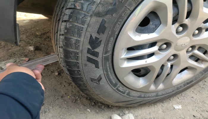 2022 KIA CARENS PRESTIGE 1.5 PETROL 7 STR, Petrol, Manual, 7,291 km, tyre