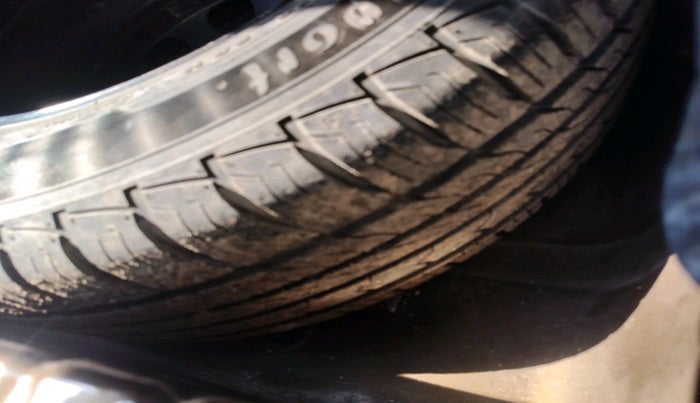 2014 Renault Duster 110 PS RXL 4X4 MT DIESEL, Diesel, Manual, 99,599 km, tyre