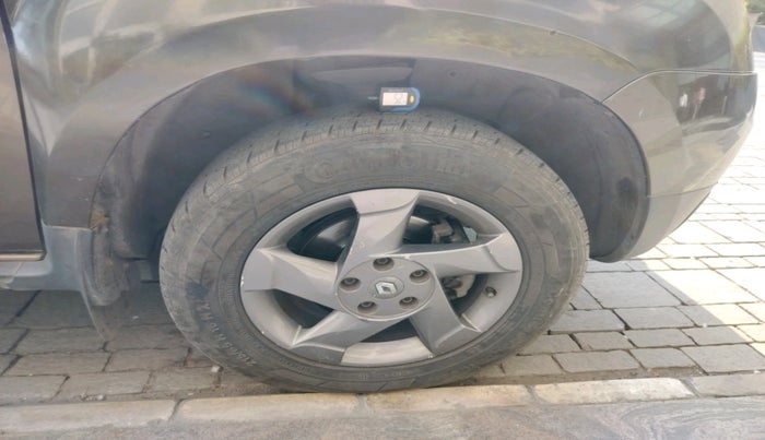 2014 Renault Duster 110 PS RXL 4X4 MT DIESEL, Diesel, Manual, 99,599 km, tyre