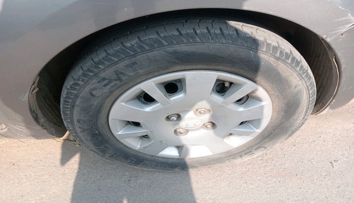 2013 Hyundai i20 MAGNA (O) 1.2, Petrol, Manual, 80,241 km, tyre