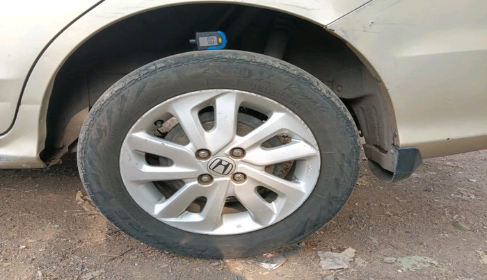 2014 Honda Mobilio 1.5L I-DTEC V, Diesel, Manual, 1,70,597 km, tyre