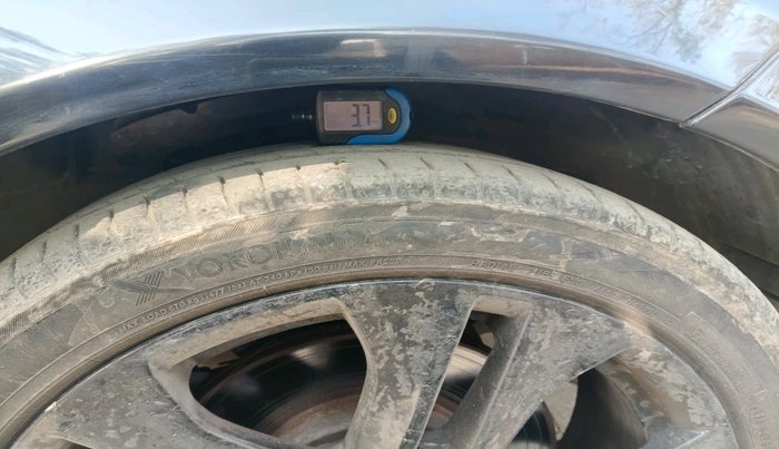 2012 Mercedes Benz C Class 200 CGI AVANTGARDE, Petrol, Automatic, 84,324 km, tyre