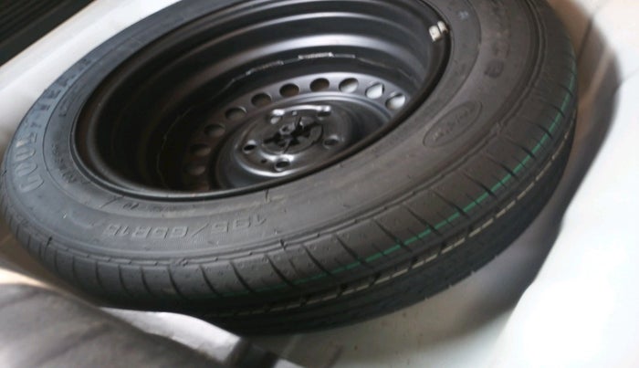 2023 KIA SONET HTK PLUS 1.0 IMT, Petrol, Manual, 16,821 km, tyre