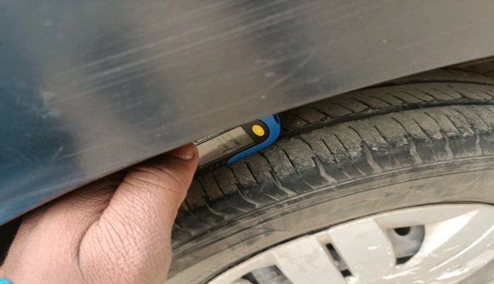 2015 Maruti Alto 800 LXI CNG, Petrol, Manual, 1,19,823 km, tyre