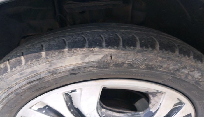 2018 Tata Tiago XZ PETROL, Petrol, Manual, 1,23,227 km, tyre